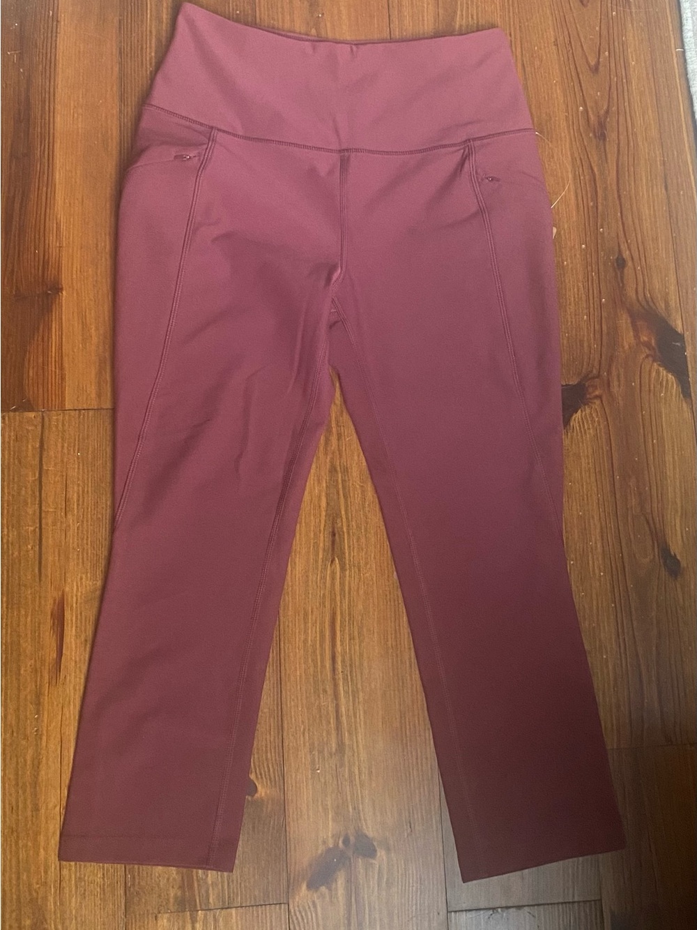 Eddie Bauer Women’s Trail Tight Capri High Rise Black Cherry NWT Size S